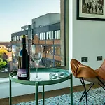 Cityscape @ Ryedale House דירה
